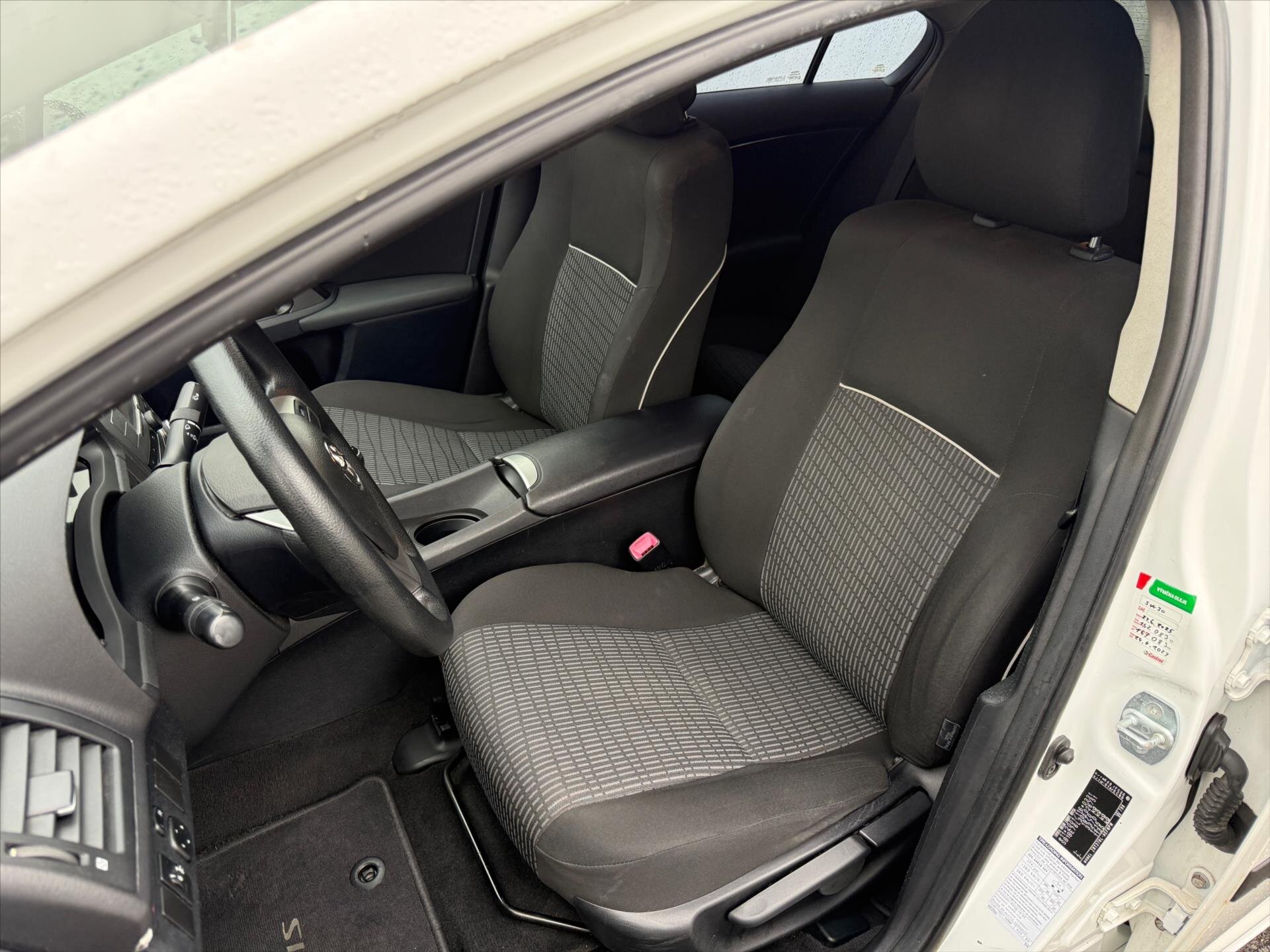 Toyota Avensis Sedan 1,6 l 97 kw