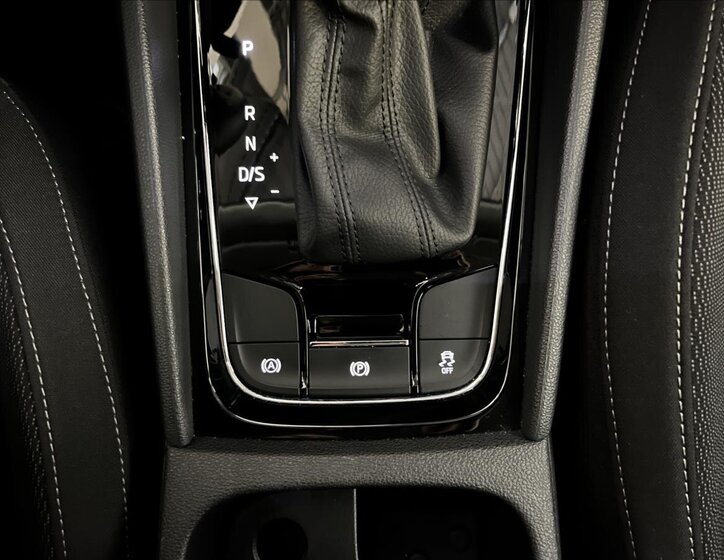 Škoda Karoq SUV 1,5 l 110 kw