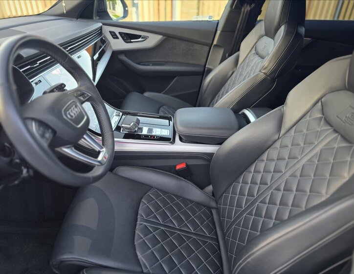 Audi Q8 Hatchback 3,0 l 210 kw