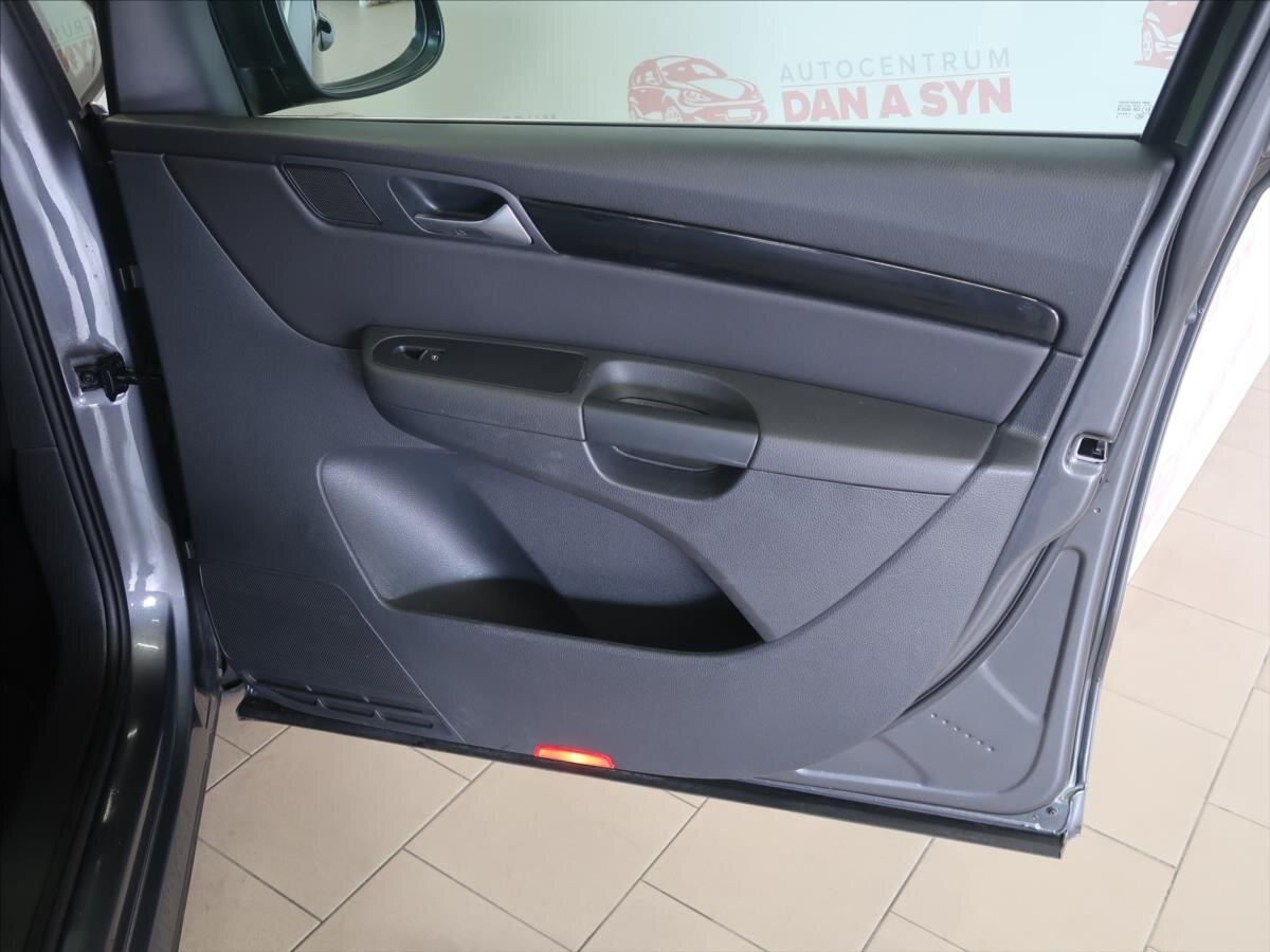 Volkswagen Sharan MPV 2,0 l 110 kw