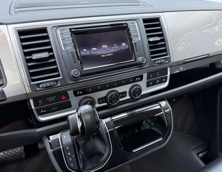 Volkswagen Multivan 25