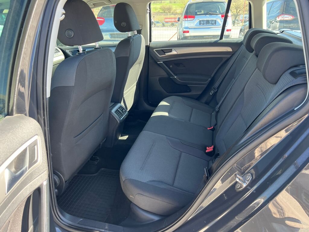 Volkswagen Golf Kombi 1,6 l 77 kw