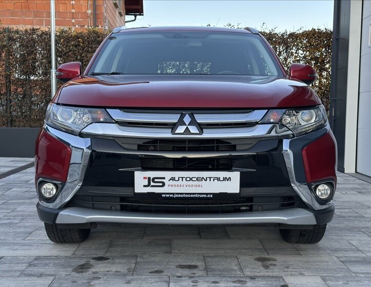 Mitsubishi Outlander 2