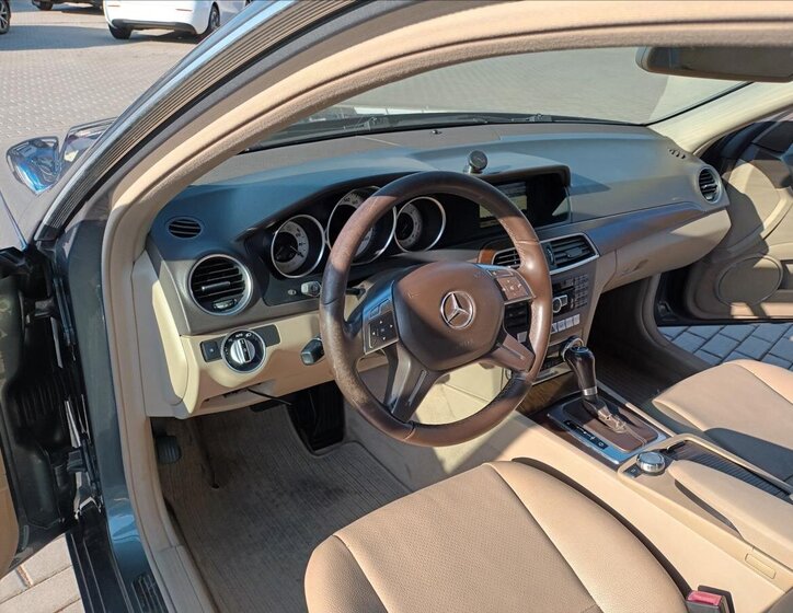 Mercedes-Benz Třídy C Kombi 2,1 l 100 kw