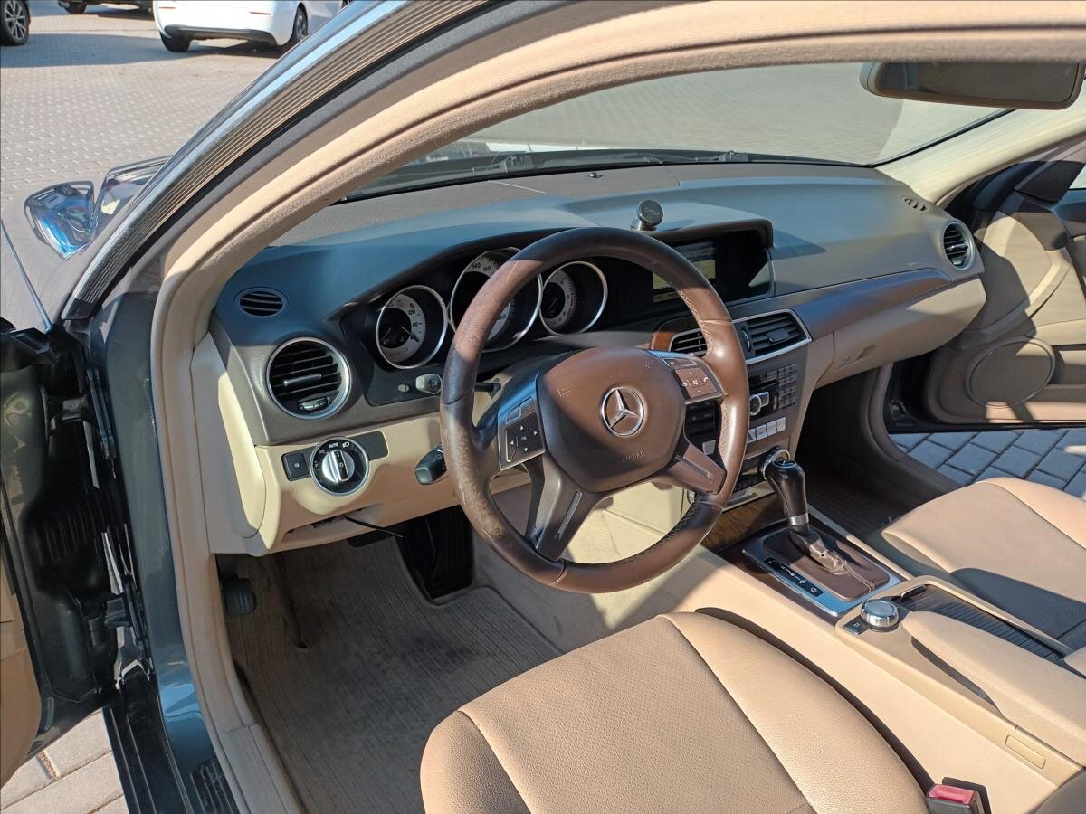 Mercedes-Benz Třídy C Kombi 2,1 l 100 kw