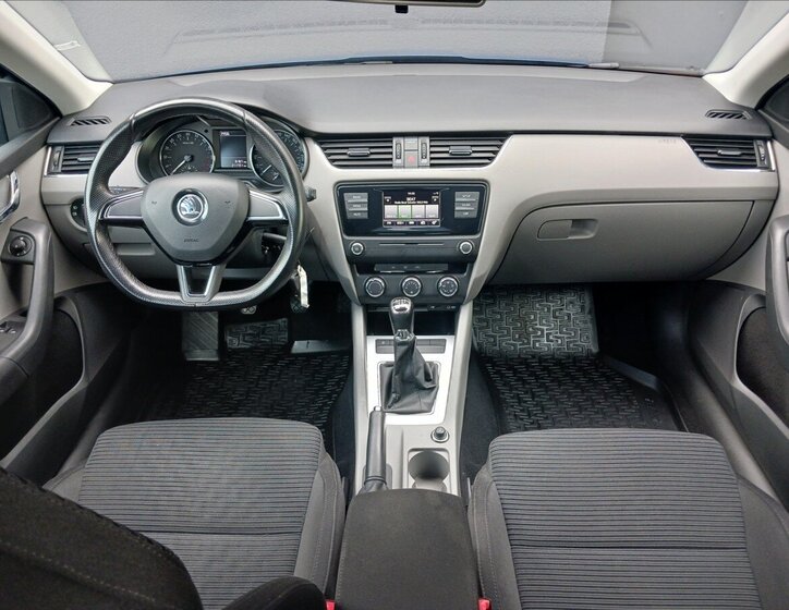 Škoda Octavia Sedan / Limuzína 1,6 l 77 kw