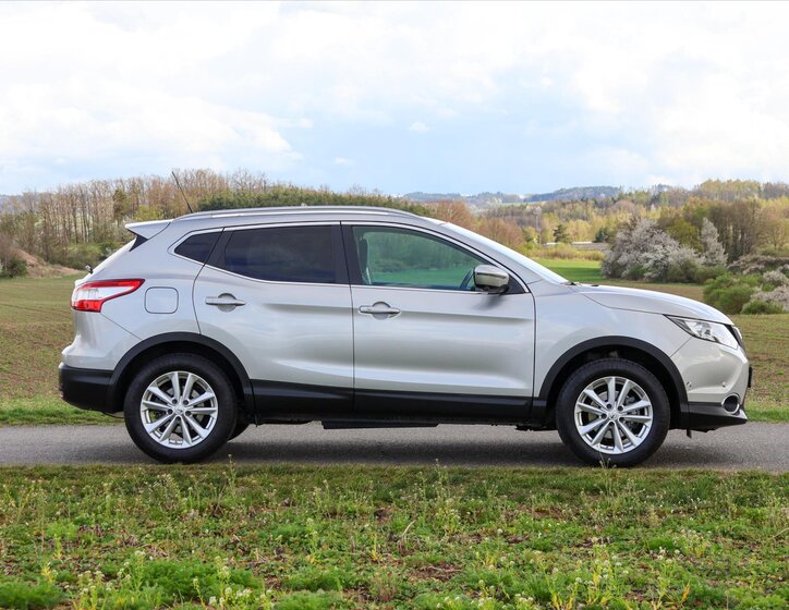 Nissan Qashqai SUV / Terénní 1,2 l 85 kw