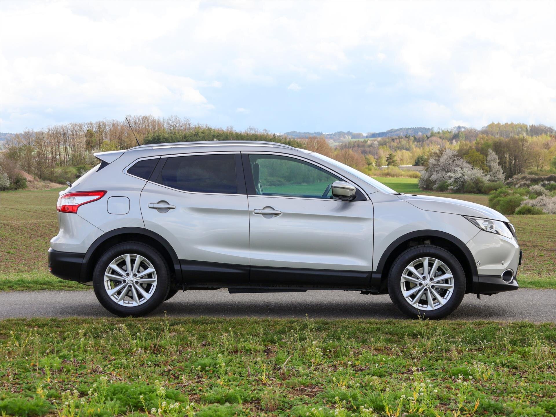 Nissan Qashqai SUV / Terénní 1,2 l 85 kw