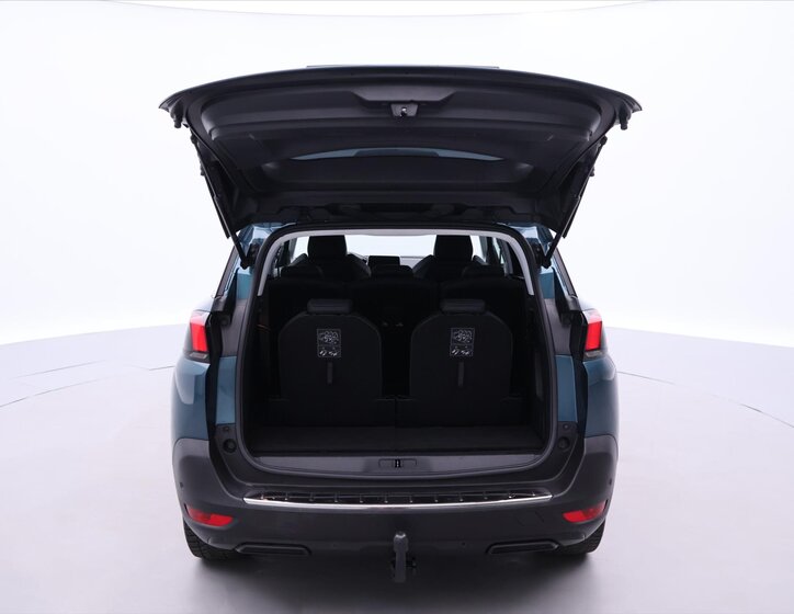 Peugeot 5008 9