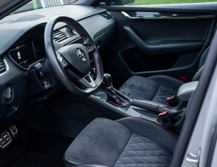 Škoda Octavia Sedan / Limuzína 2,0 l 135 kw