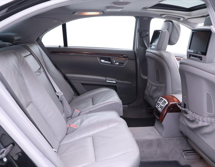 Mercedes-Benz Třídy S 14