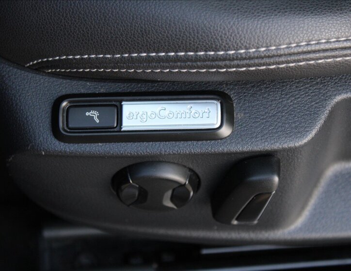 Volkswagen Passat Kombi 2,0 l 140 kw