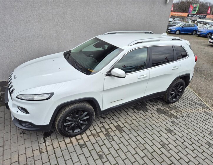 Jeep Cherokee SUV 2,2 l 147 kw