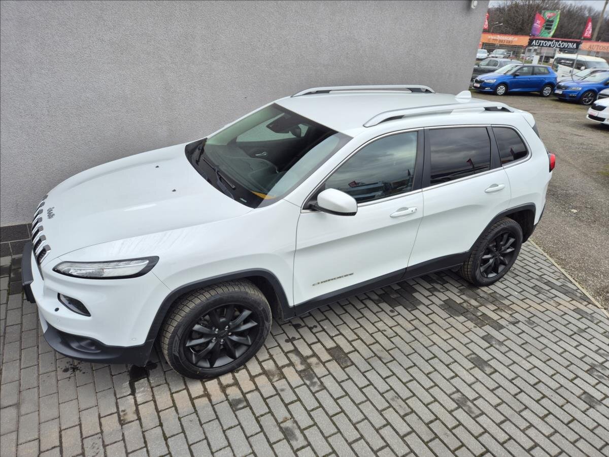 Jeep Cherokee SUV 2,2 l 147 kw