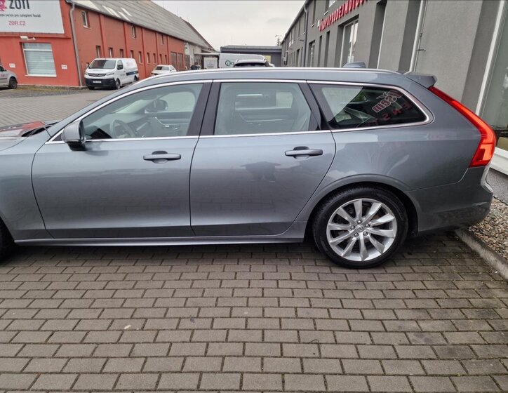 Volvo V90 Kombi 2,0 l 140 kw