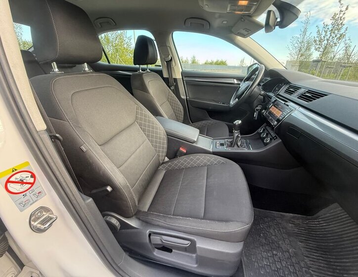 Škoda Superb Sedan / Limuzína 2,0 l 110 kw