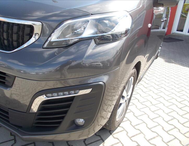 Peugeot Traveller 7