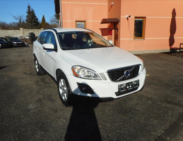 Volvo XC60 SUV 2,4 l 120 kw