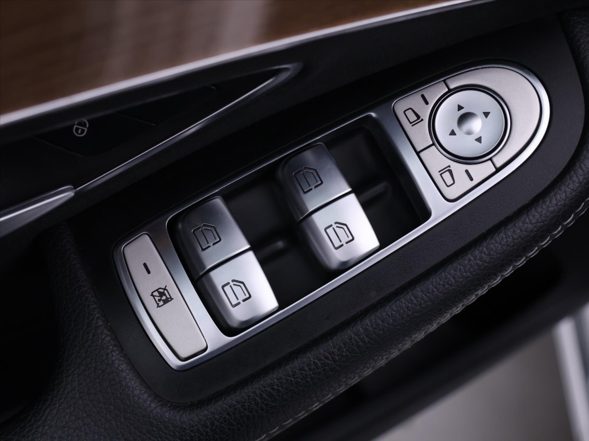 Mercedes-Benz Třídy C Kombi 2,1 l 150 kw