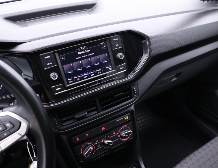 Volkswagen T-Cross 23