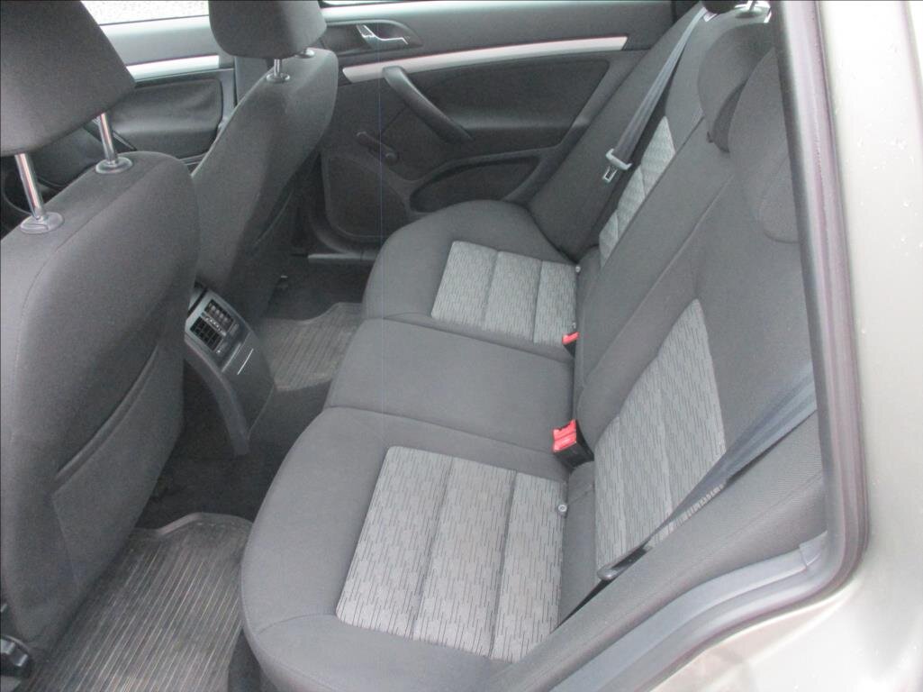 Škoda Octavia Kombi 1,6 l 77 kw