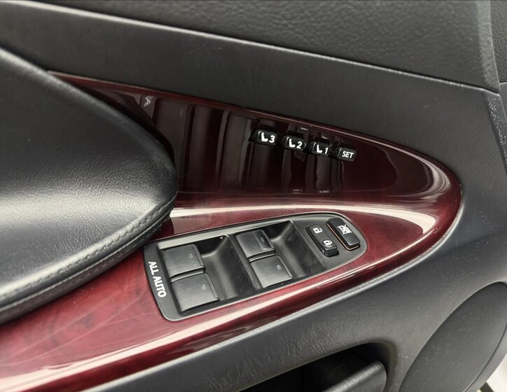 Lexus GS 300 Sedan / Limuzína 3,0 l 183 kw