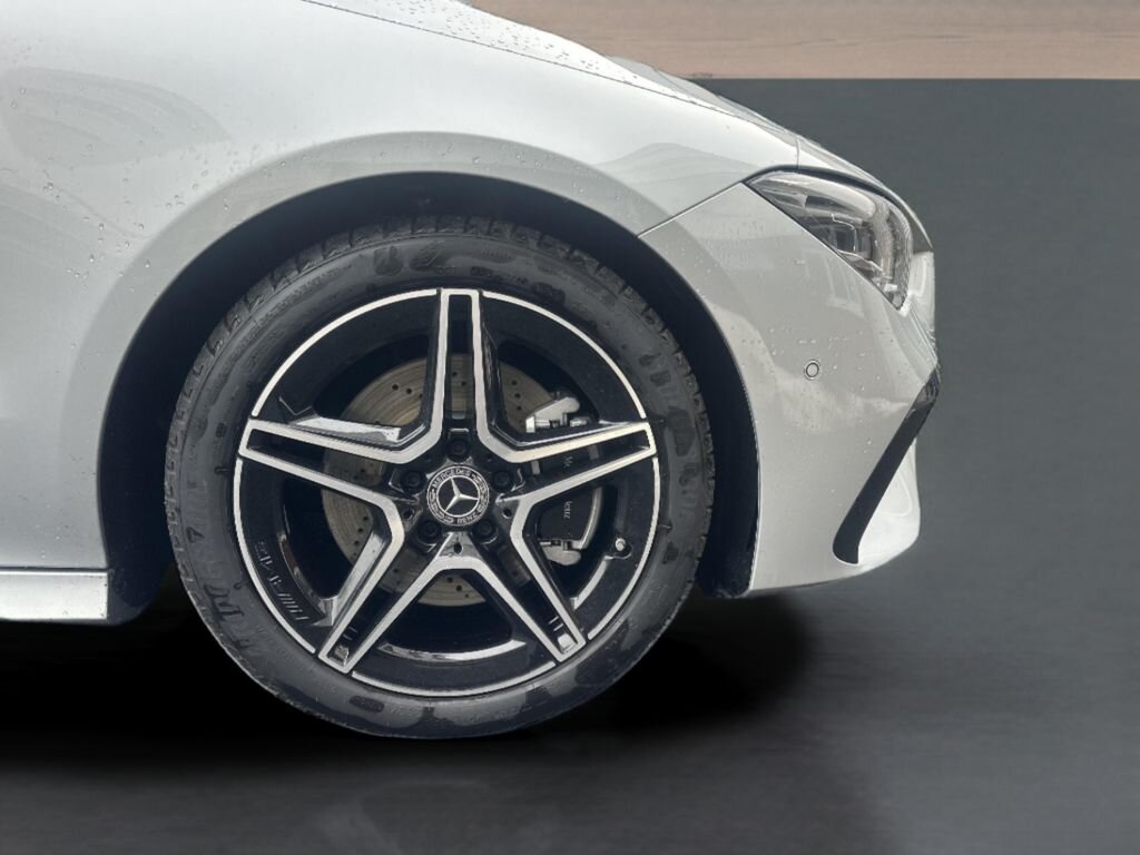 Mercedes-Benz CLA Sedan / Limuzína 1,5 l 120 kw