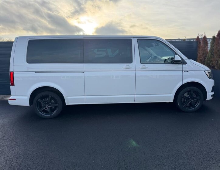 Volkswagen Multivan 5