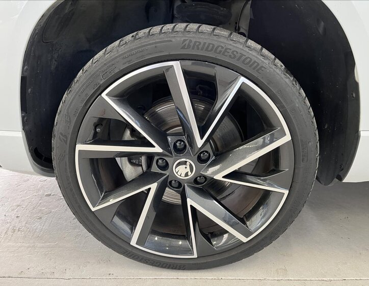 Škoda Karoq SUV / Terénní 1,5 l 110 kw