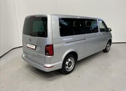 Volkswagen Caravelle 2