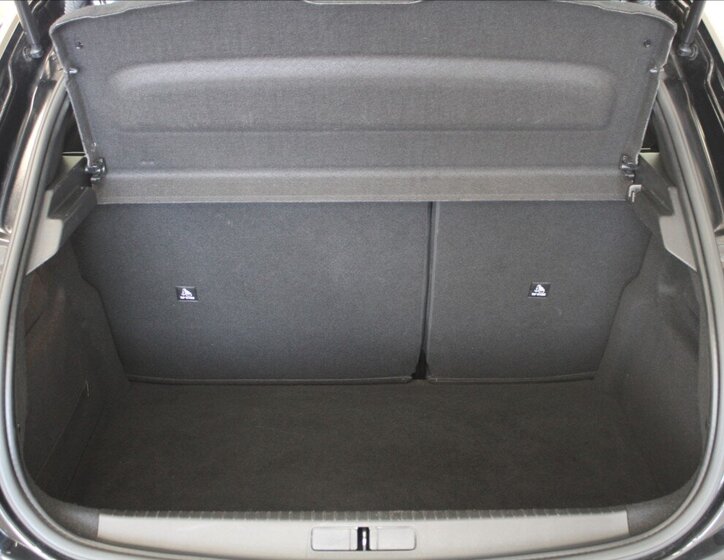 Peugeot 208 Hatchback 1,2 l 74 kw