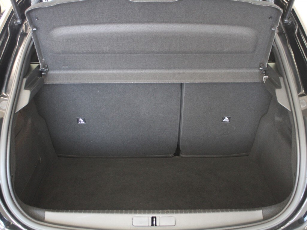 Peugeot 208 Hatchback 1,2 l 74 kw
