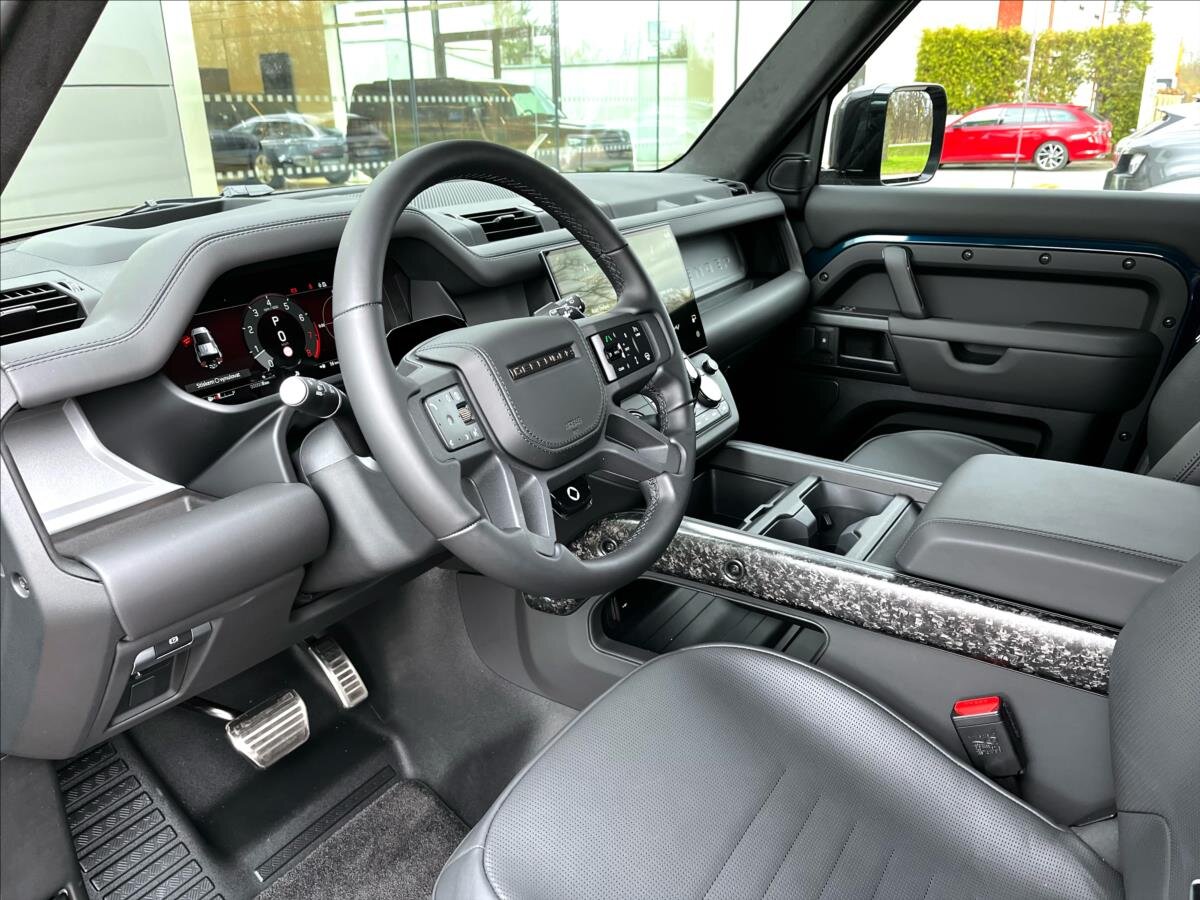 Land Rover Defender SUV / Terénní 4,4 l 467 kw