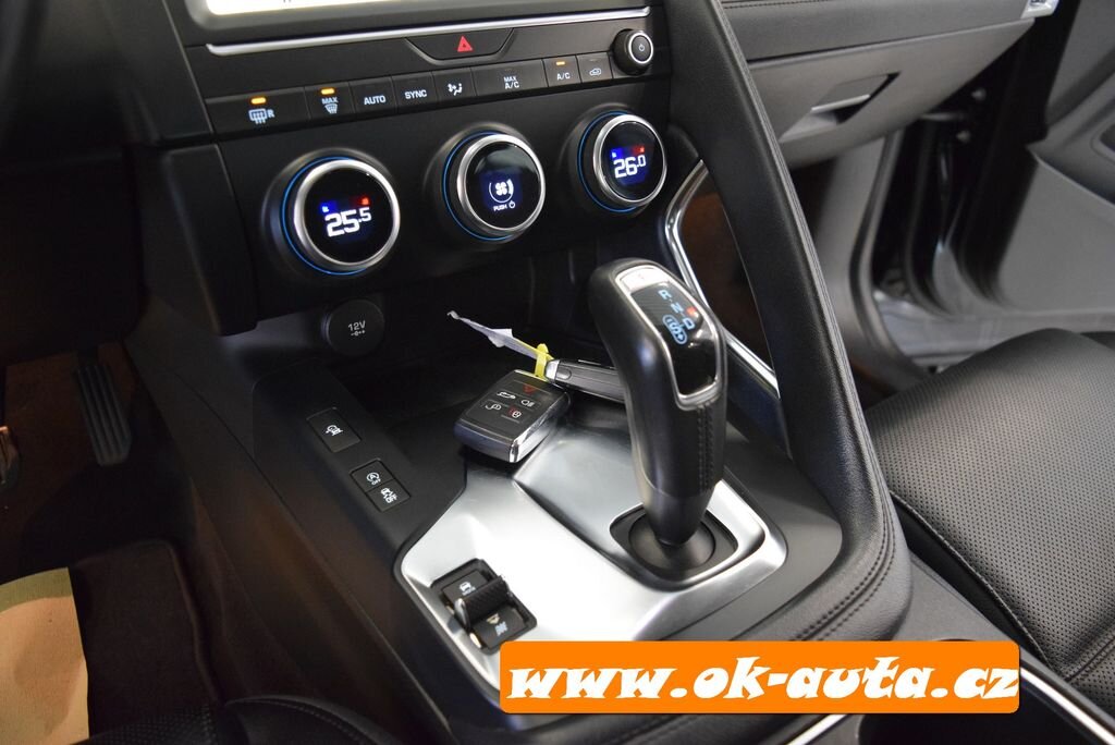 Jaguar F-Pace SUV 2,0 l 110 kw