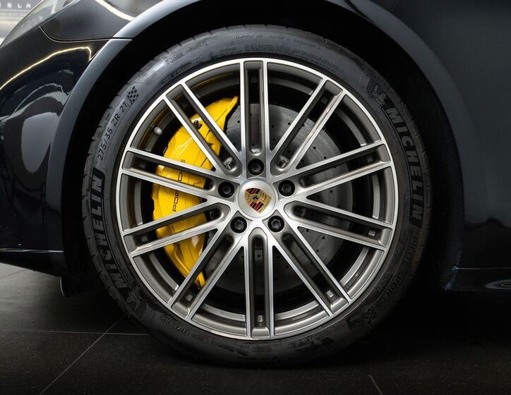 Porsche Panamera 10