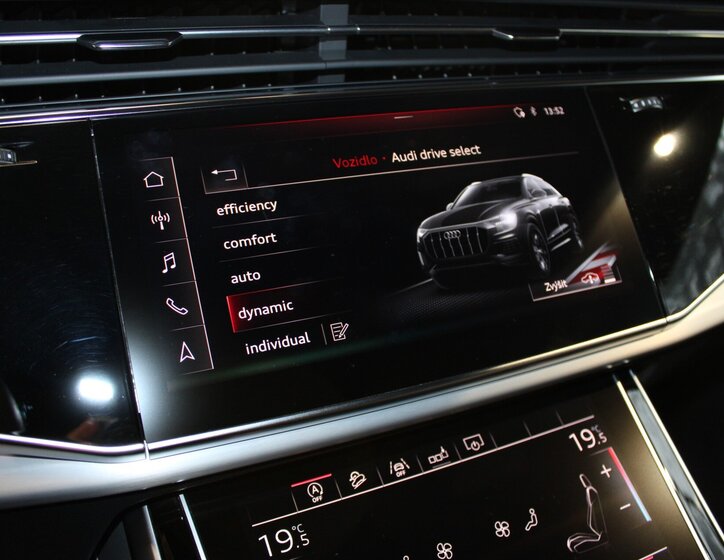 Audi Q8 SUV 3,0 l 210 kw