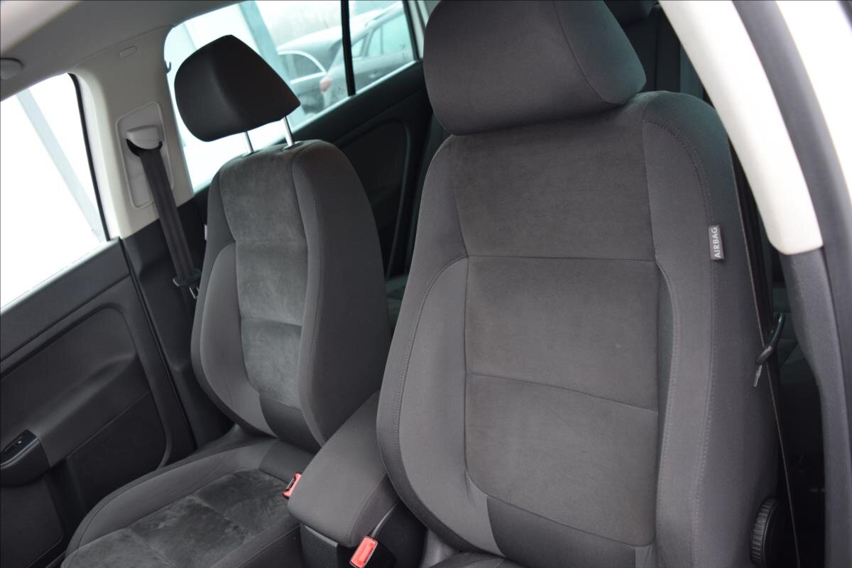 Volkswagen Golf Kombi 1,6 l 77 kw