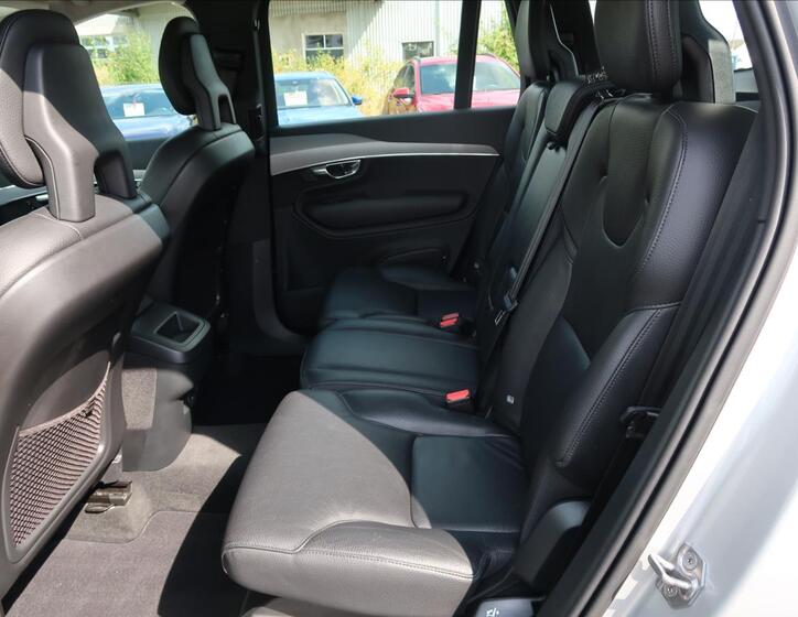Volvo XC90 21