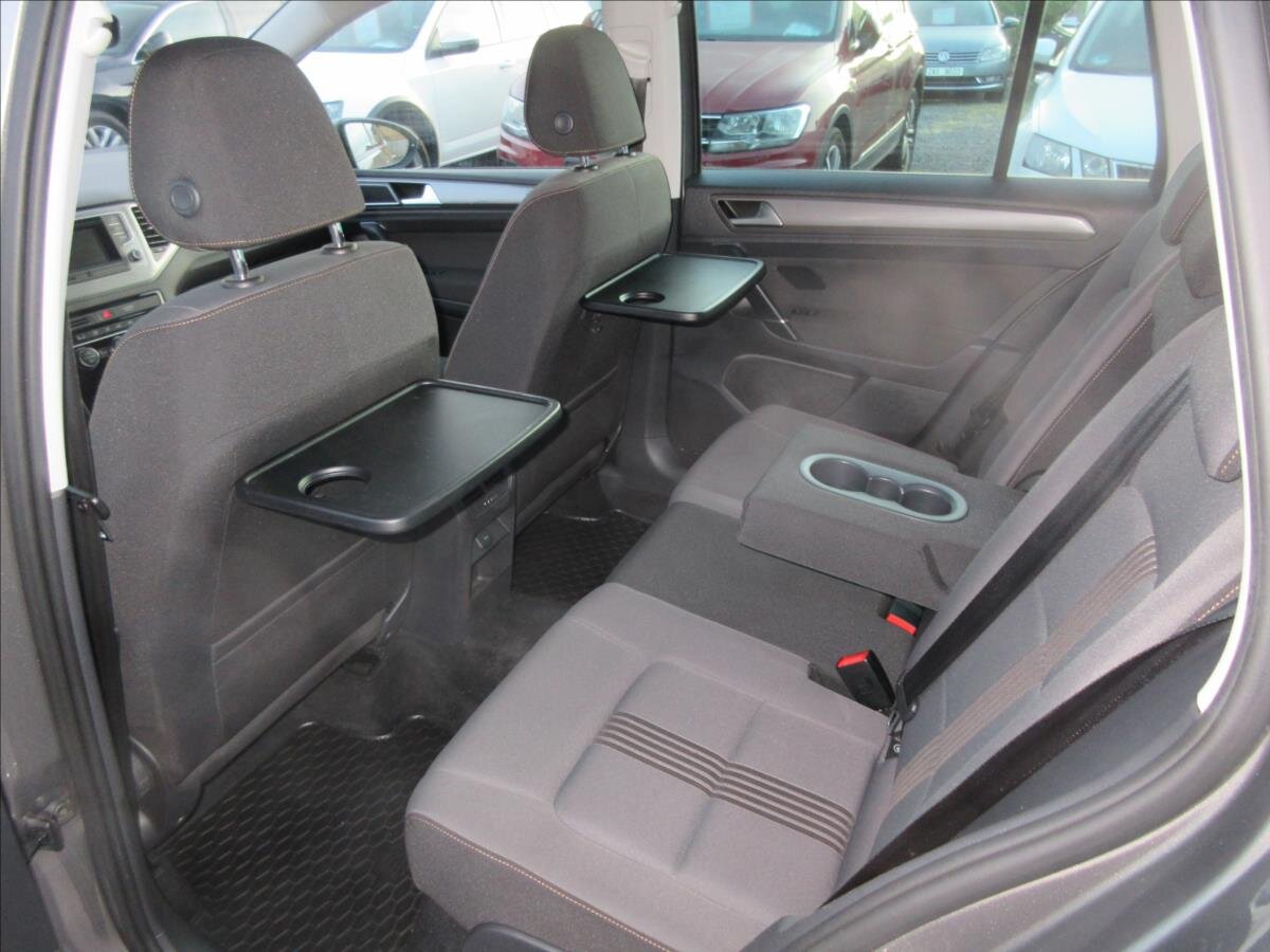 Volkswagen Golf Sportsvan Hatchback 1,6 l 81 kw