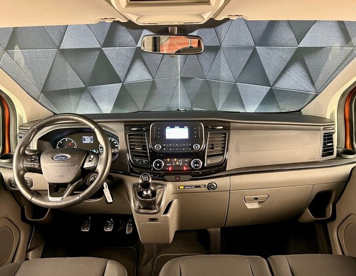Ford Tourneo Custom 10