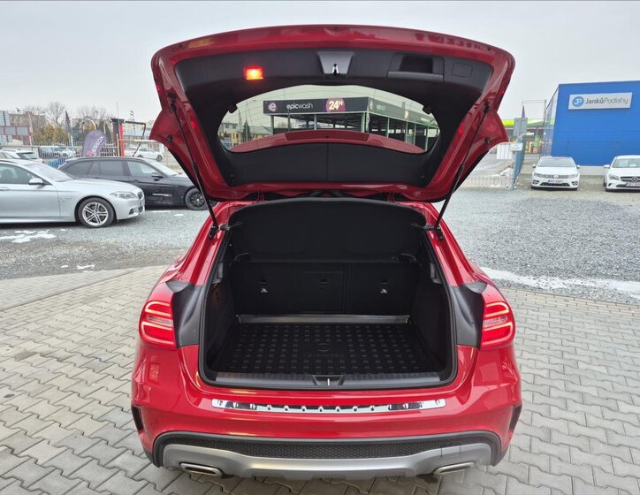 Mercedes-Benz GLA SUV 1,6 l 115 kw