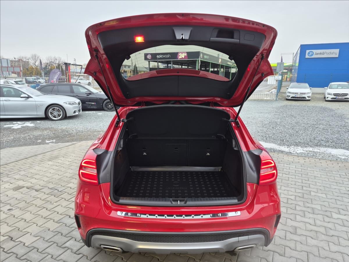 Mercedes-Benz GLA SUV 1,6 l 115 kw