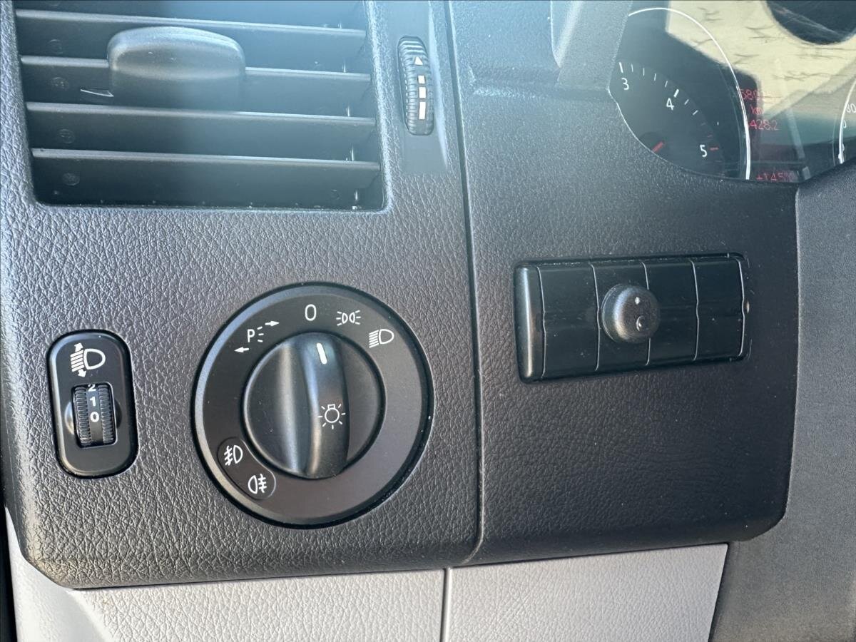 Volkswagen Crafter Skříň 2,0 l 120 kw