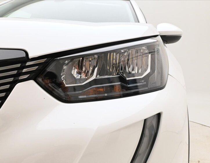 Peugeot 2008 SUV / Terénní 1,5 l 81 kw