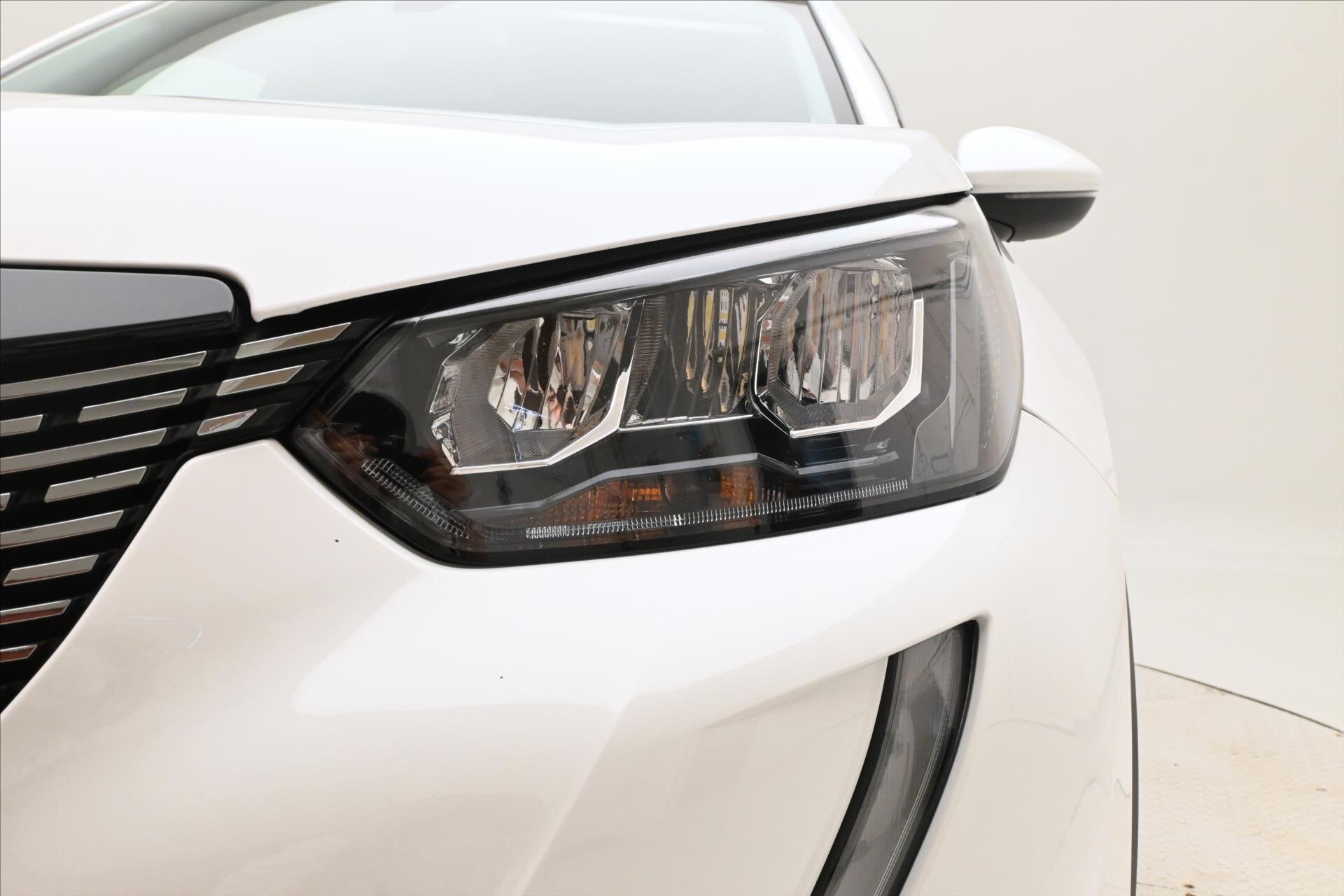 Peugeot 2008 SUV / Terénní 1,5 l 81 kw