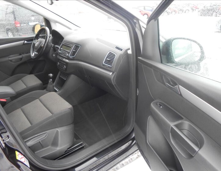 Volkswagen Sharan MPV 2,0 l 103 kw