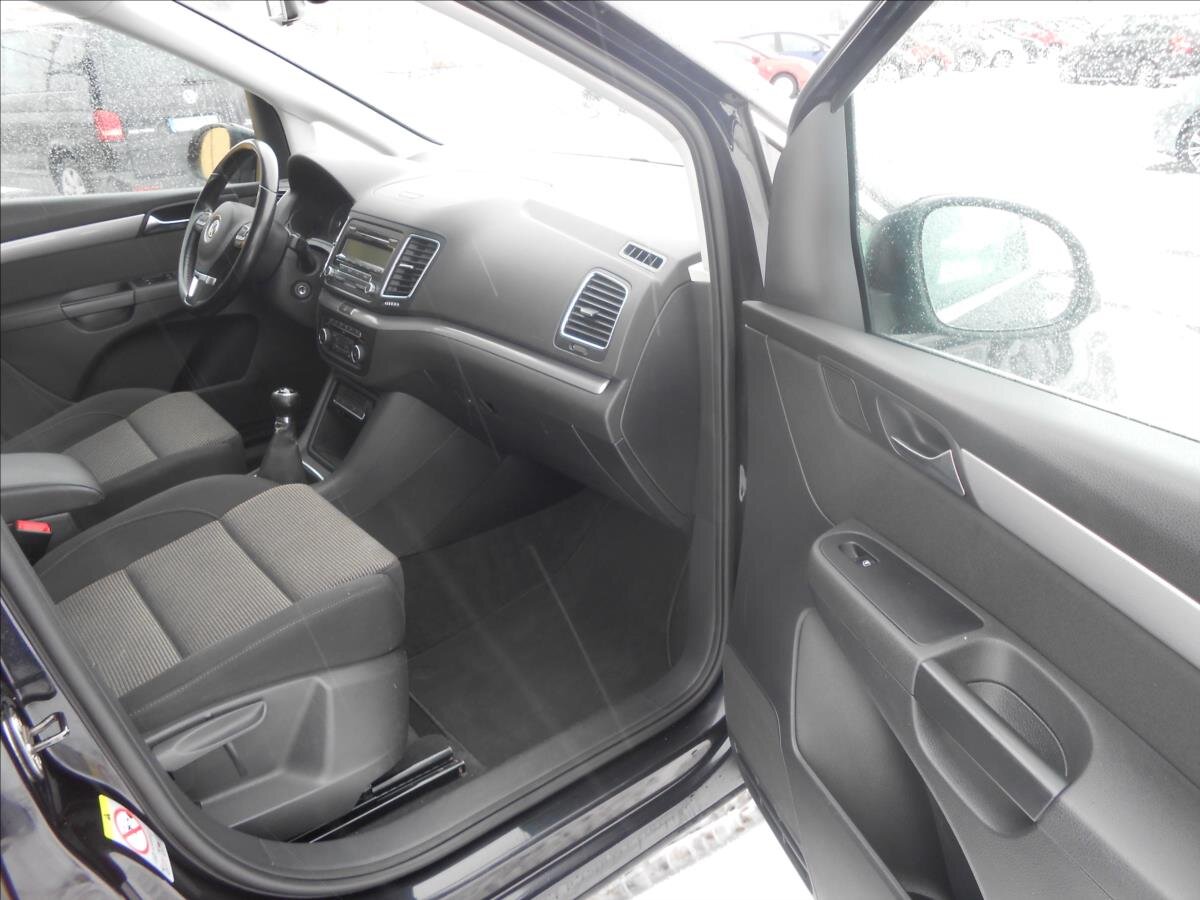 Volkswagen Sharan MPV 2,0 l 103 kw