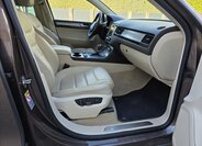 Volkswagen Touareg SUV / Terénní 4,1 l 250 kw