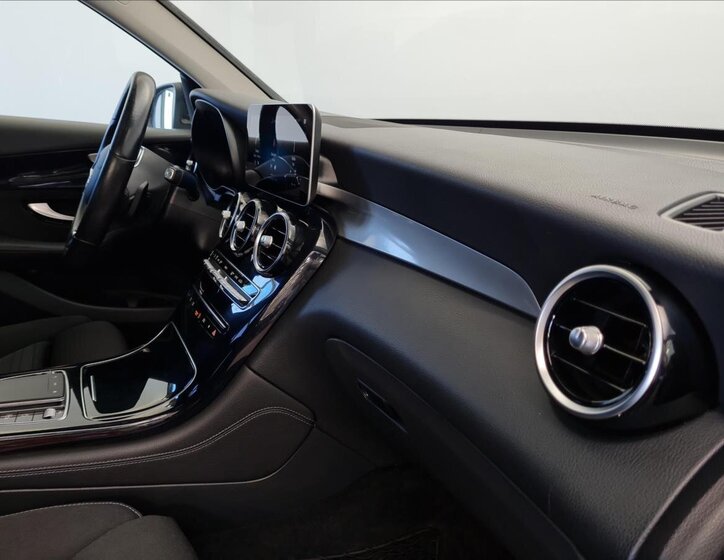 Mercedes-Benz GLC SUV 2,0 l 143 kw