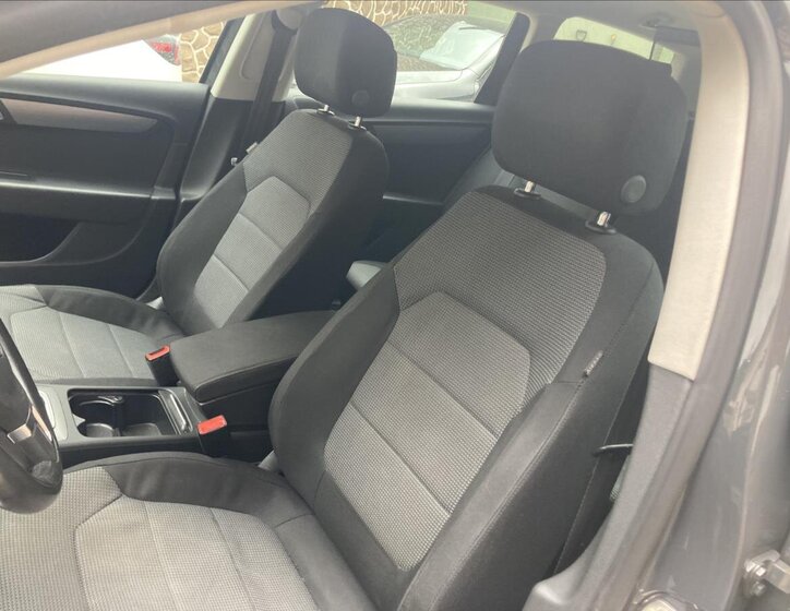 Volkswagen Passat Kombi 2,0 l 103 kw